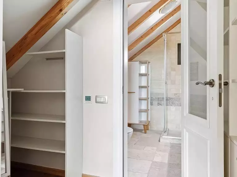 House 220m² in Montenegro, Tivat. Priced at 560000€ rent photo-11
