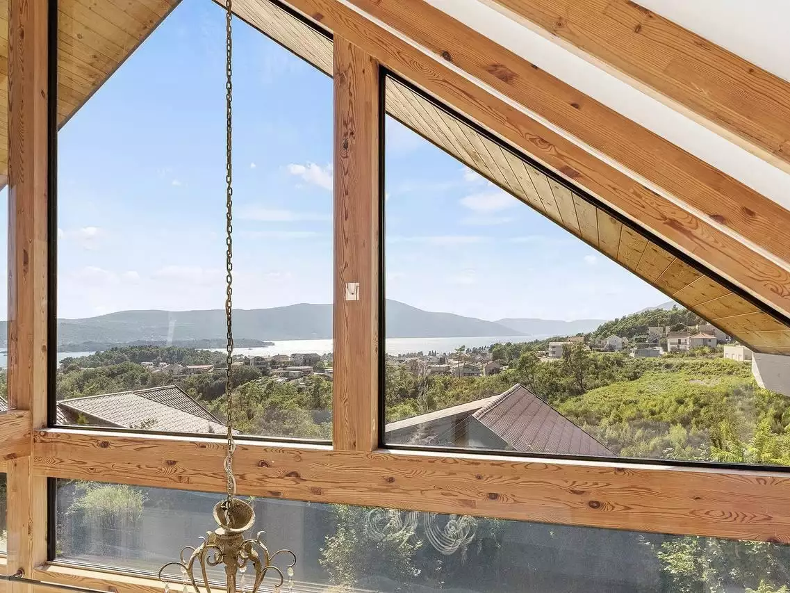 House 220m² in Montenegro, Tivat. Priced at 560000€ rent photo-13