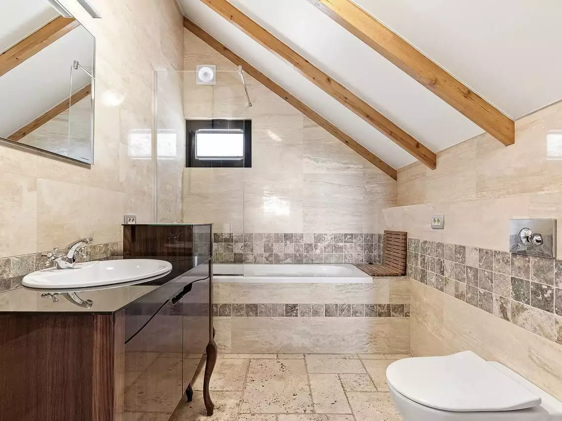 House 220m² in Montenegro, Tivat. Priced at 560000€ rent photo-16