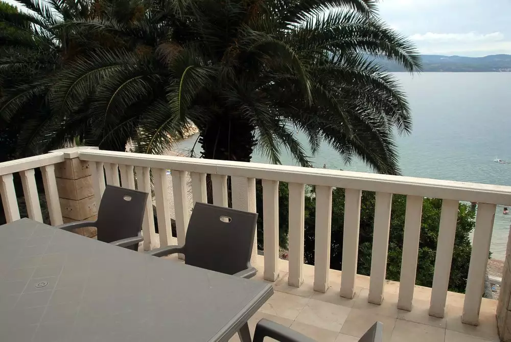 House 200m² in Croatia, Omis. Priced at 1200000€ rent photo-3