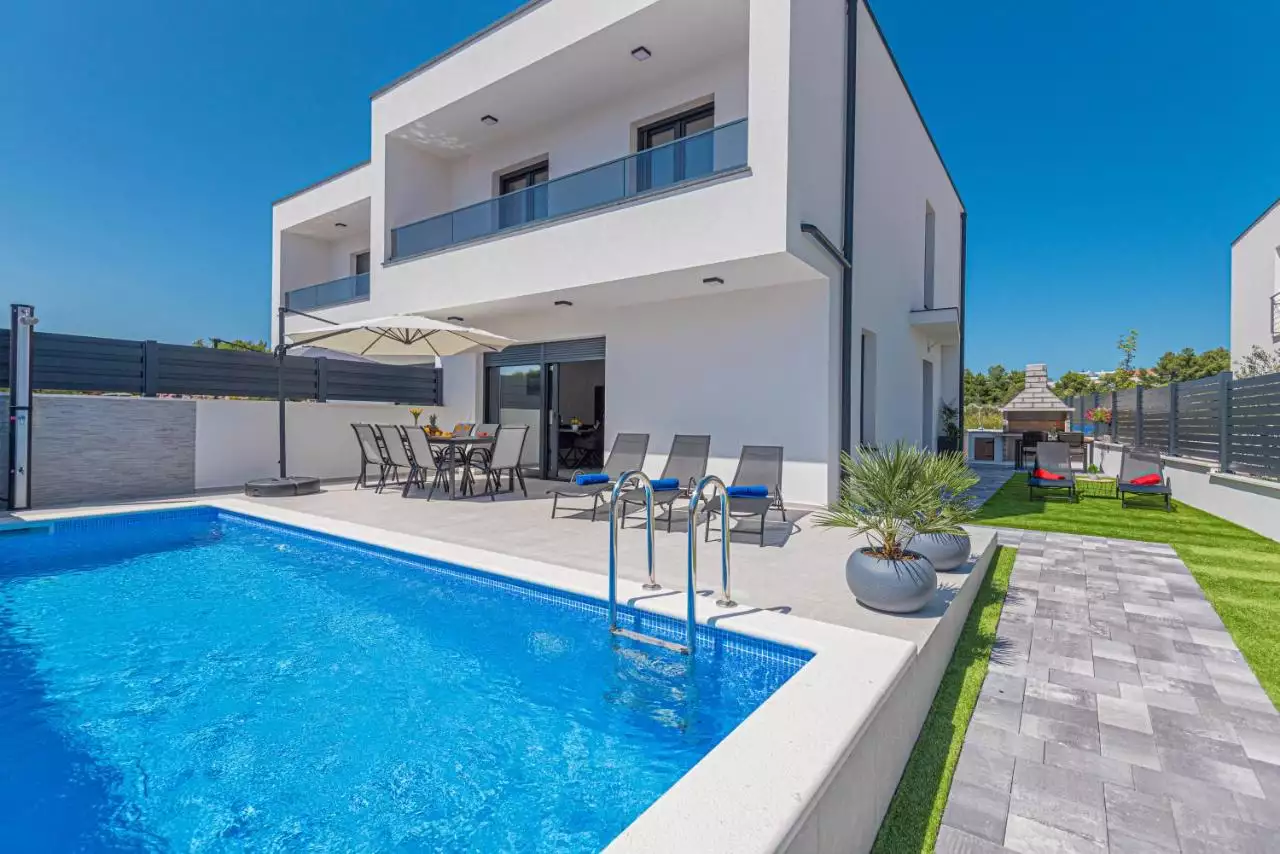 House 179m² in Croatia, Vodice. Priced at 700000€ rent photo-1