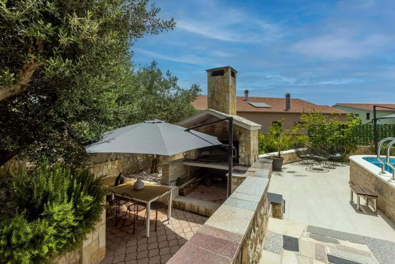 House 240m² in Croatia, Ciovo. Priced at 1200000€ rent photo-3