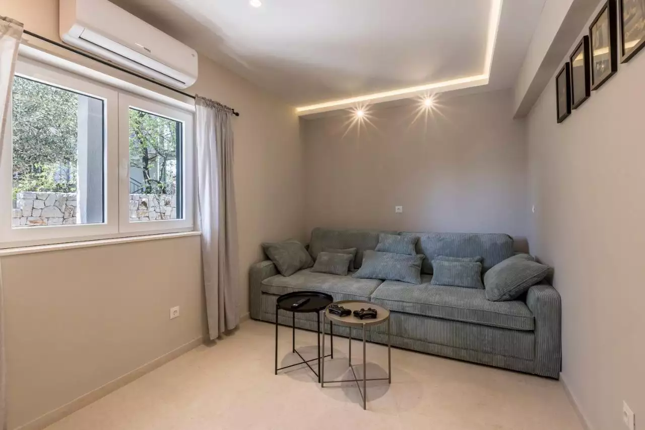House 240m² in Croatia, Ciovo. Priced at 1200000€ rent photo-44