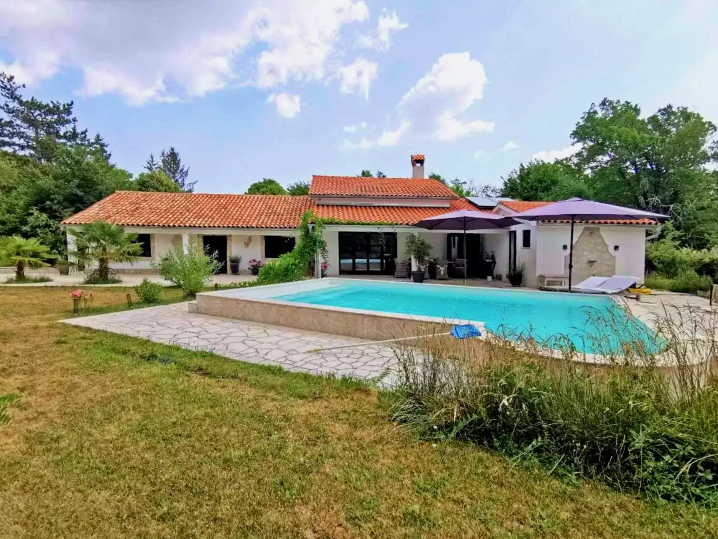 Villa 187m² in Croatia, Labin. Priced at 500000€ rent photo-2