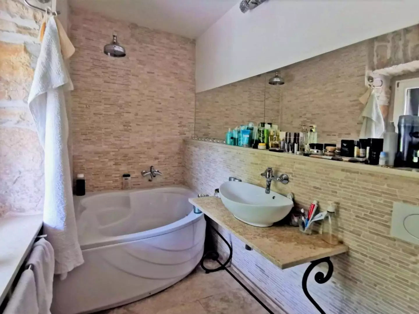Villa 187m² in Croatia, Labin. Priced at 500000€ rent photo-12