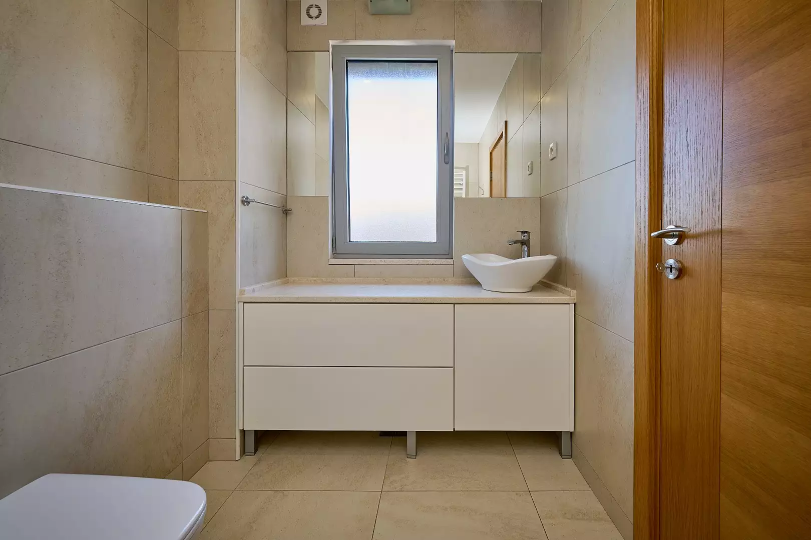 House 200m² in Montenegro, Krimovica. Priced at 475000€ rent photo-11