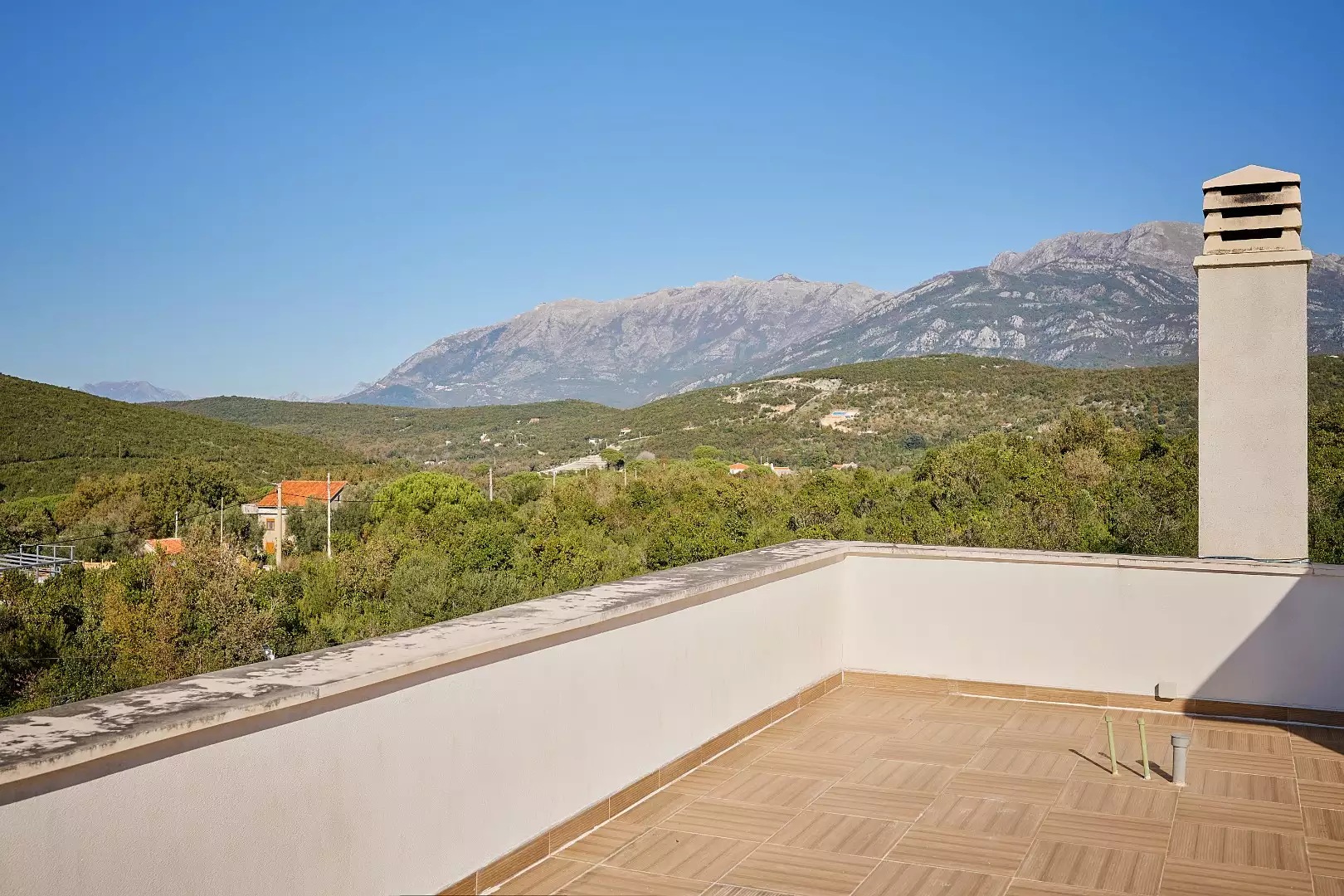 House 200m² in Montenegro, Krimovica. Priced at 475000€ rent photo-16