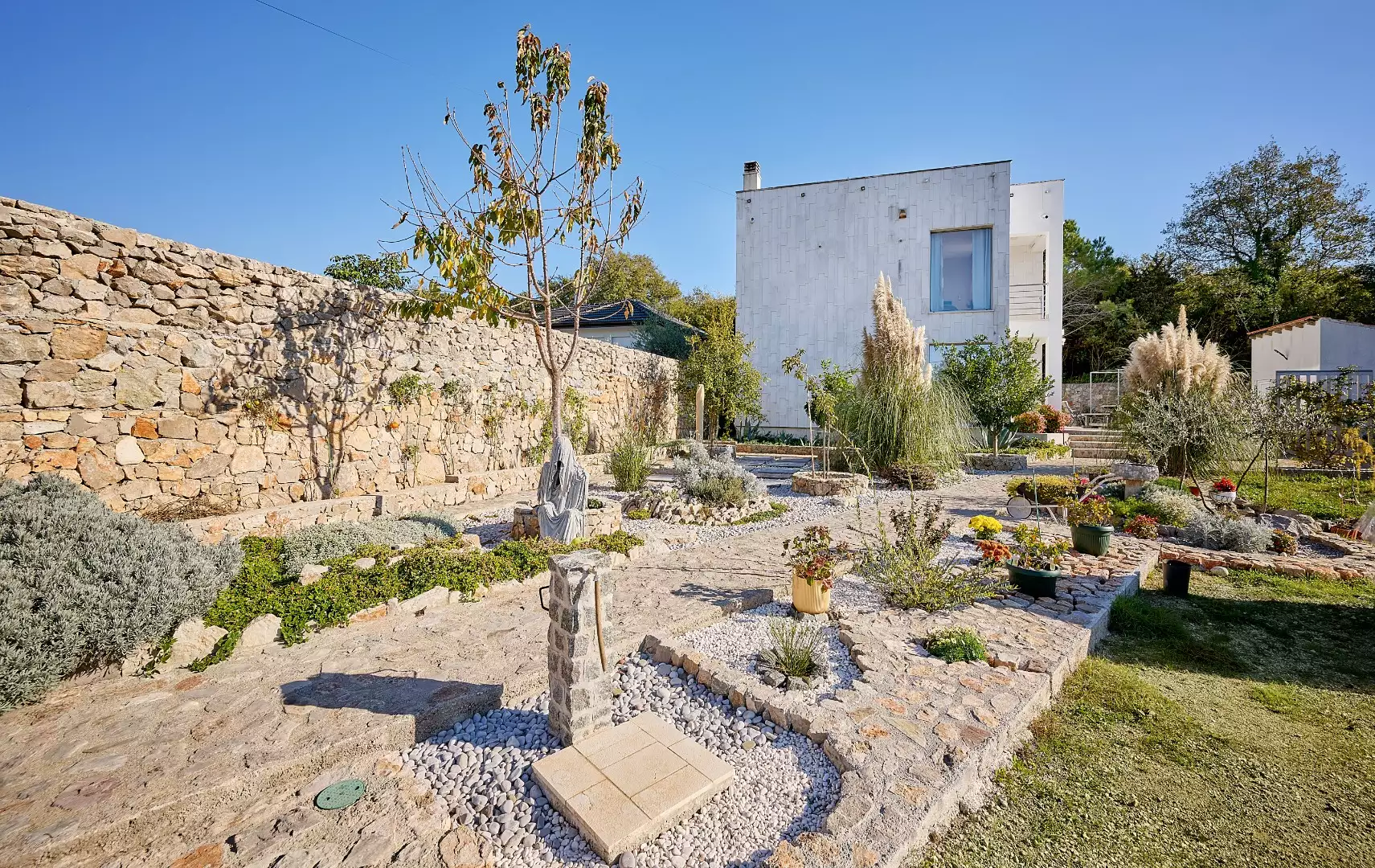 House 200m² in Montenegro, Krimovica. Priced at 475000€ rent photo-53