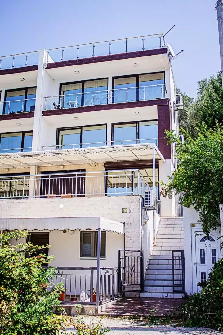 Flat 35m² in Montenegro, Sutomore. Priced at 77000€ rent photo-9
