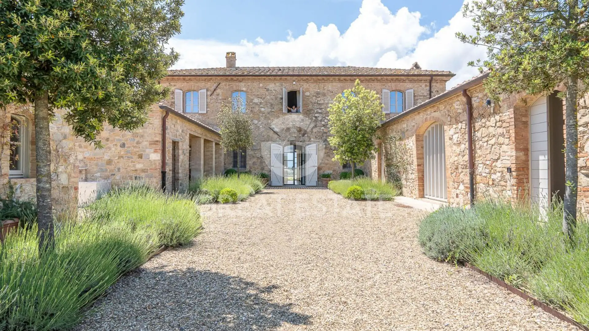 House 483m² in Italy, Siena. Priced at 4000000€ rent photo-6