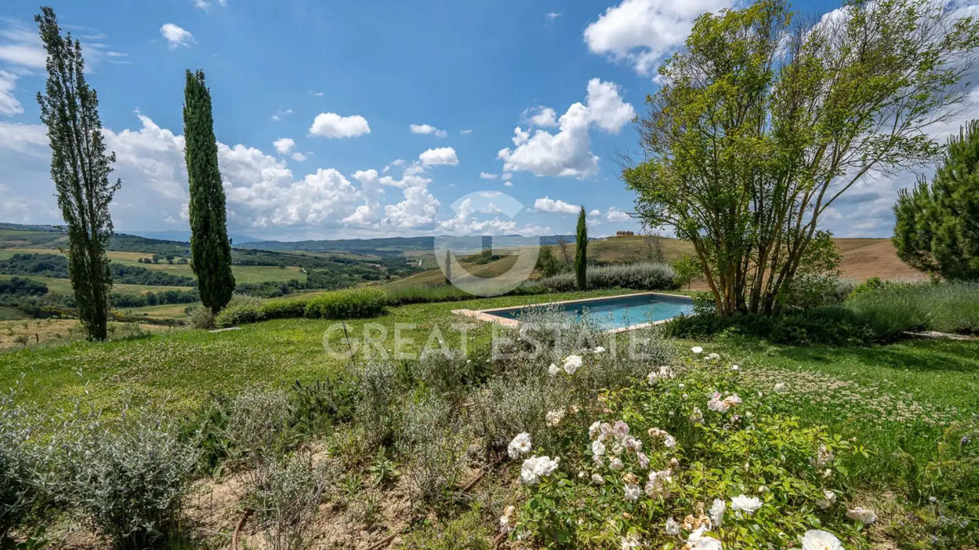House 483m² in Italy, Siena. Priced at 4000000€ rent photo-9