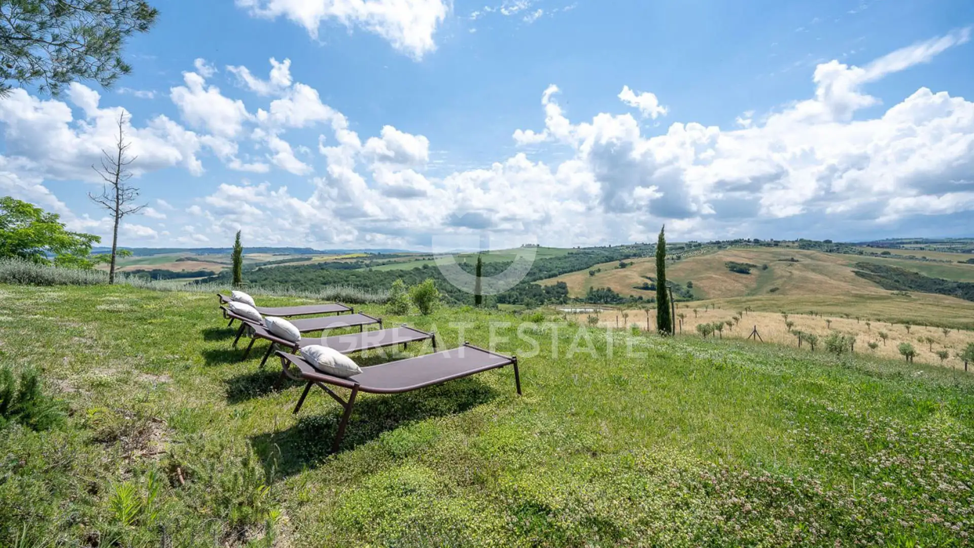 House 483m² in Italy, Siena. Priced at 4000000€ rent photo-10