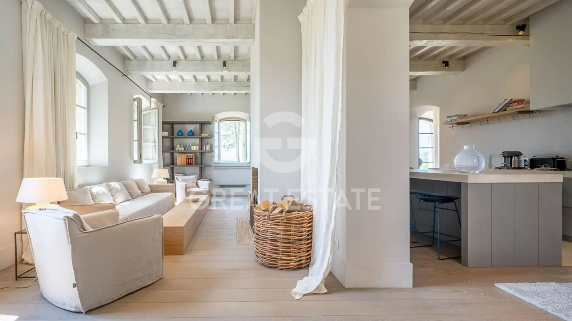 House 483m² in Italy, Siena. Priced at 4000000€ rent photo-12