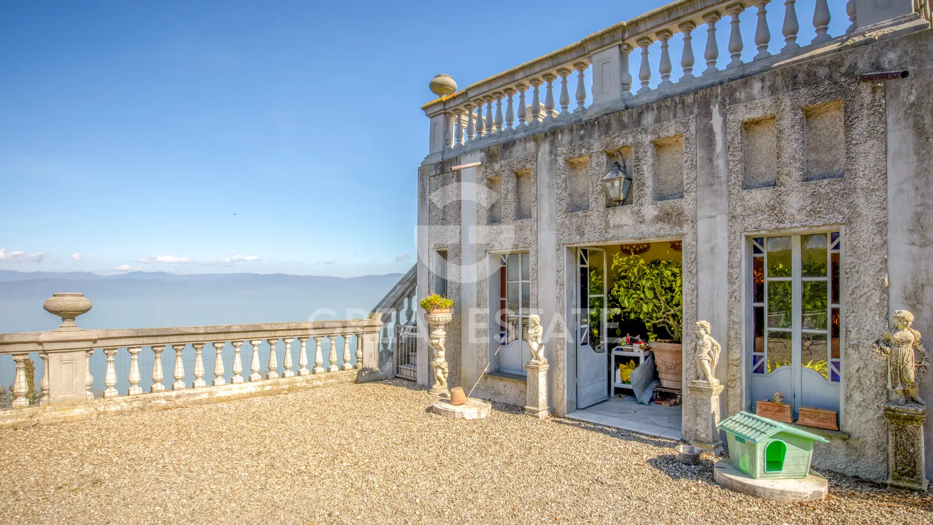 Flat 976m² in Italy, Perugia. Priced at 1650000€ rent photo-3