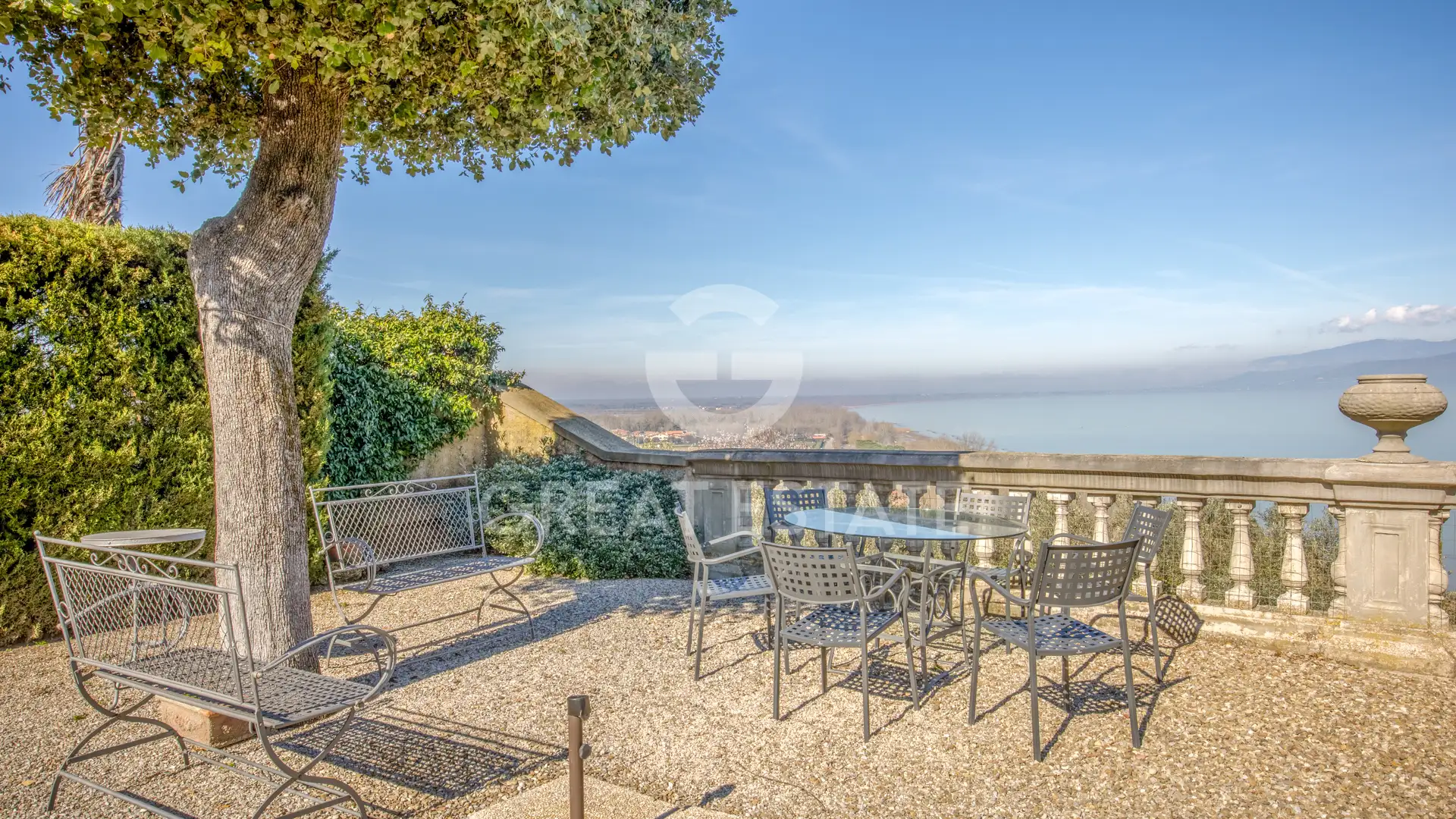 Flat 976m² in Italy, Perugia. Priced at 1650000€ rent photo-4