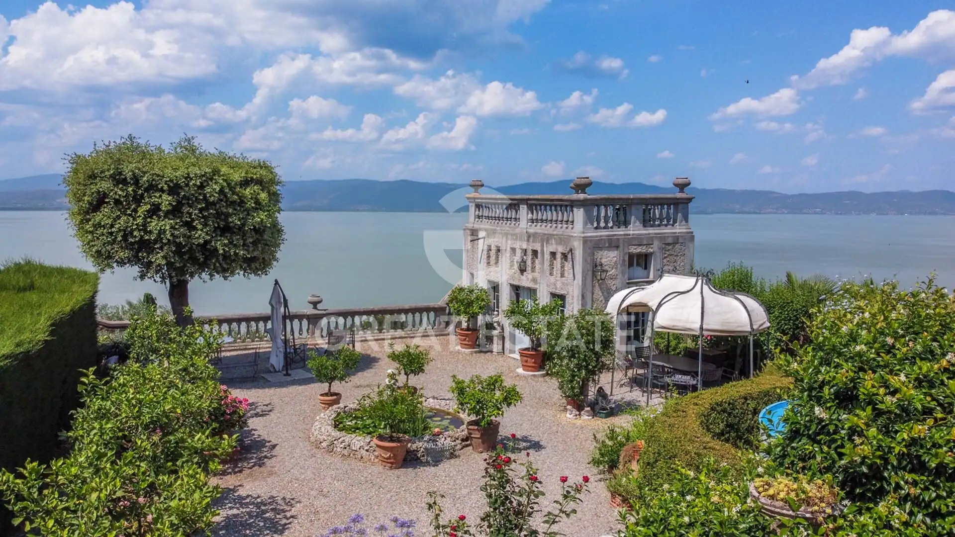 Flat 976m² in Italy, Perugia. Priced at 1650000€ rent photo-7