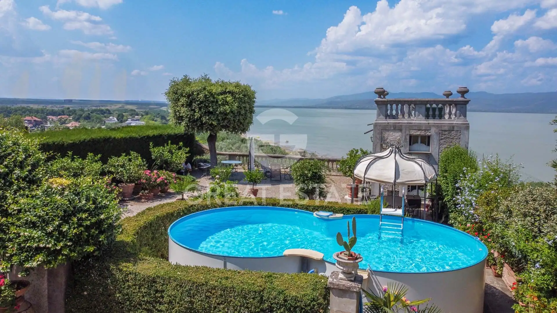 Flat 976m² in Italy, Perugia. Priced at 1650000€ rent photo-10