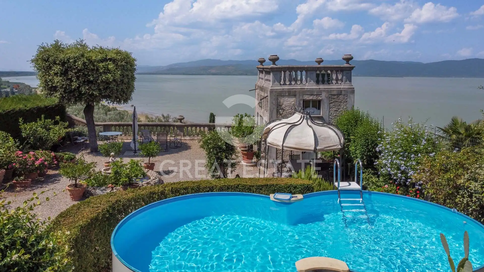 Flat 976m² in Italy, Perugia. Priced at 1650000€ rent photo-14