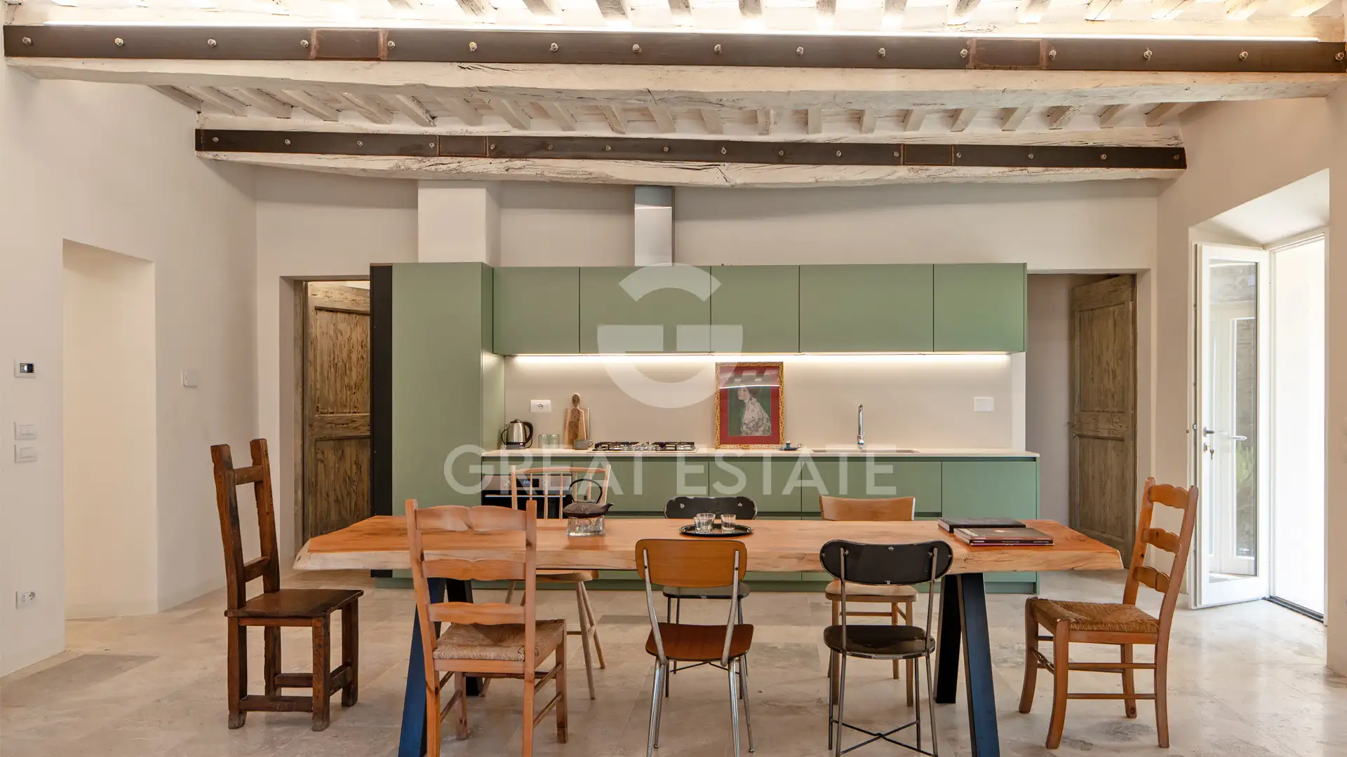 Flat 435m² in Italy, Siena. Priced at 590000€ rent photo-3