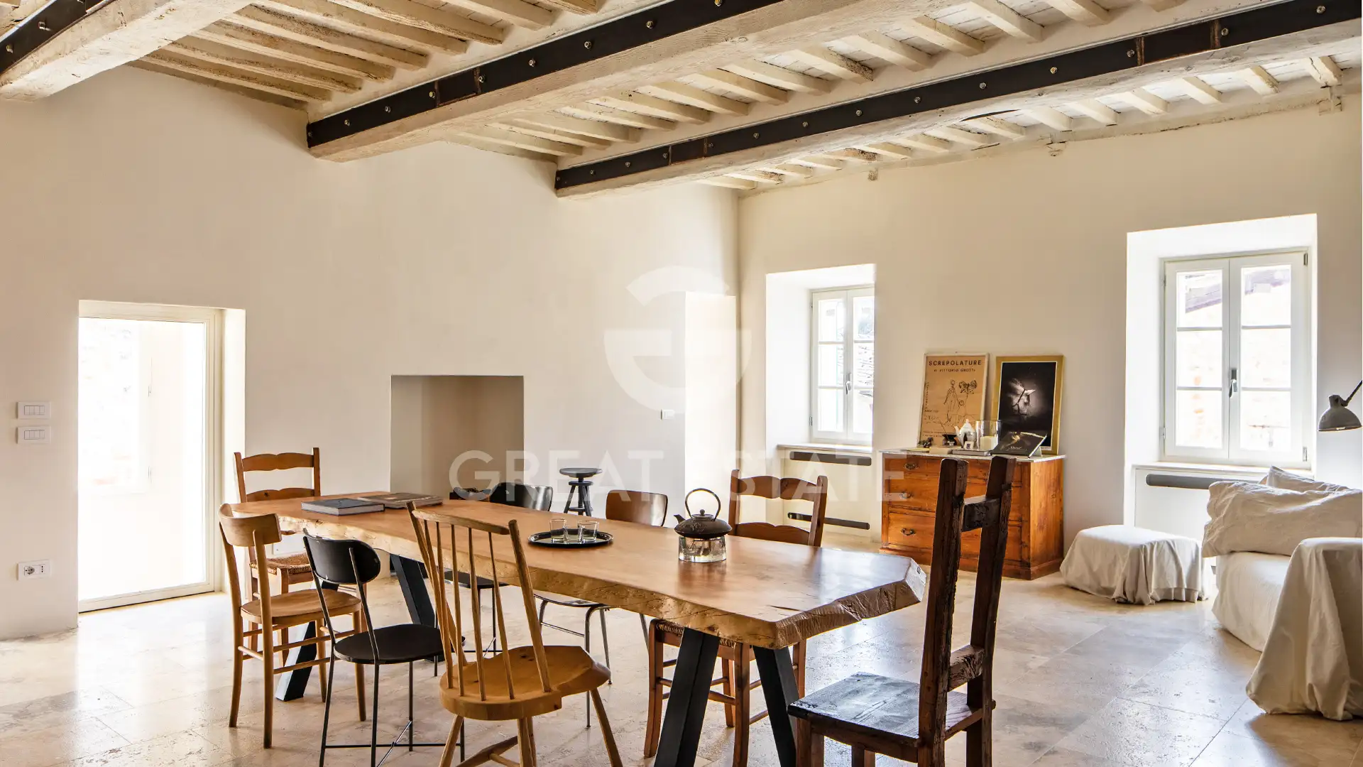 Flat 435m² in Italy, Siena. Priced at 590000€ rent photo-4