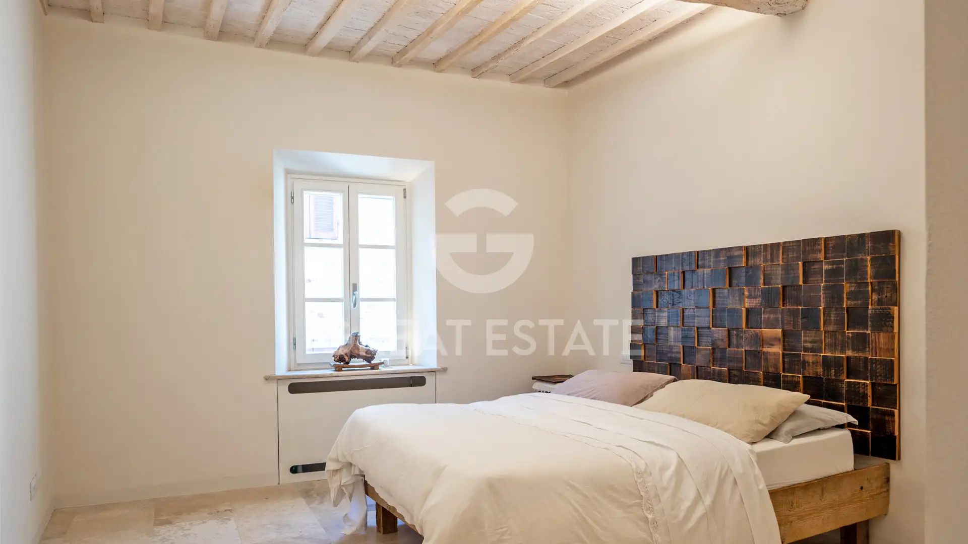 Flat 435m² in Italy, Siena. Priced at 590000€ rent photo-6