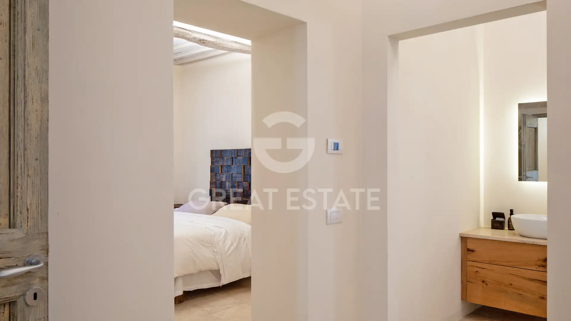 Flat 435m² in Italy, Siena. Priced at 590000€ rent photo-7