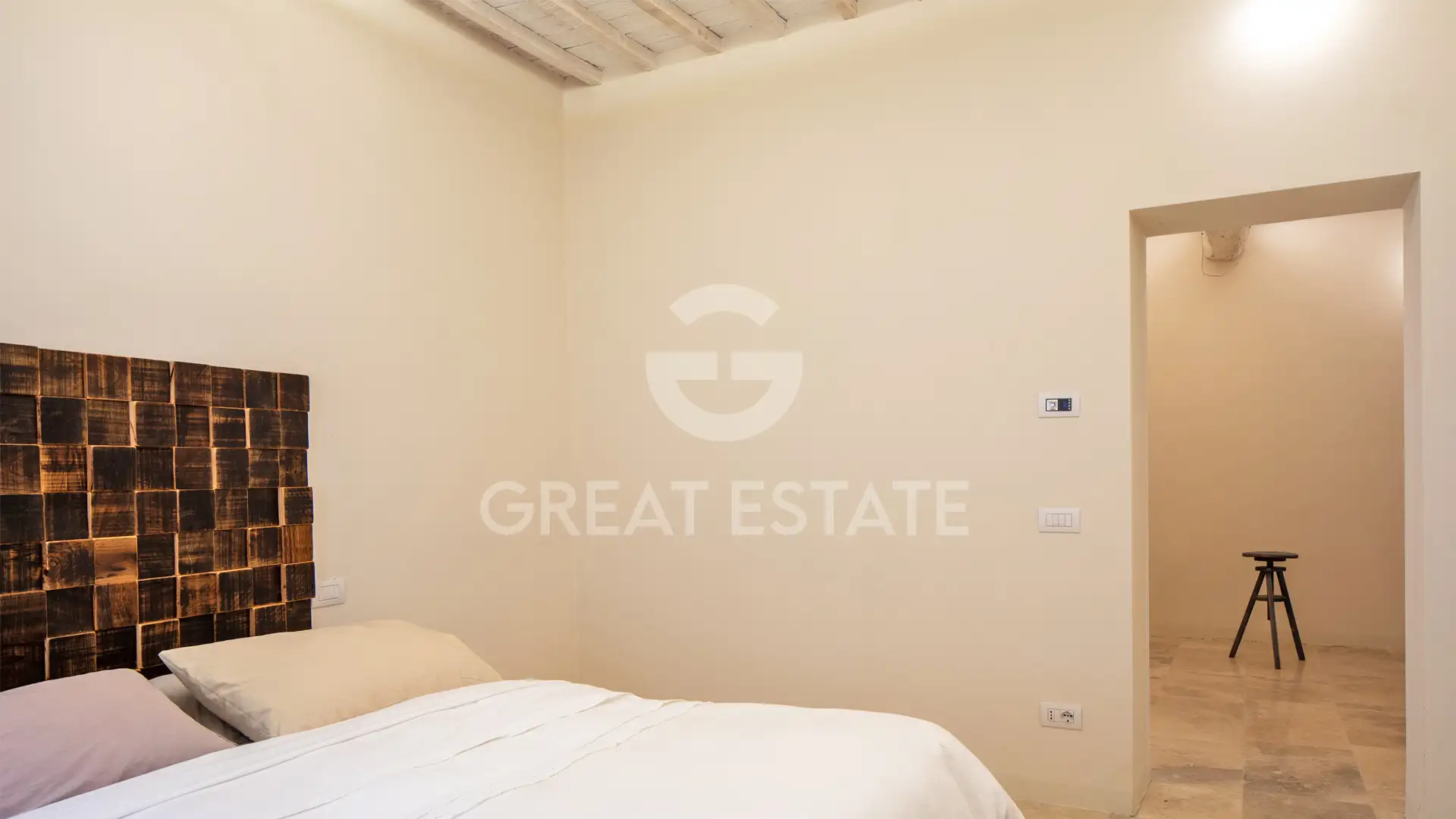 Flat 435m² in Italy, Siena. Priced at 590000€ rent photo-9