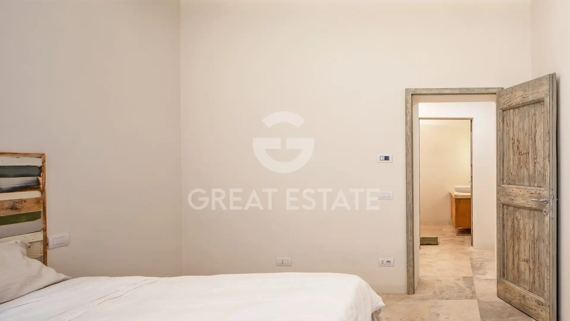 Flat 435m² in Italy, Siena. Priced at 590000€ rent photo-12