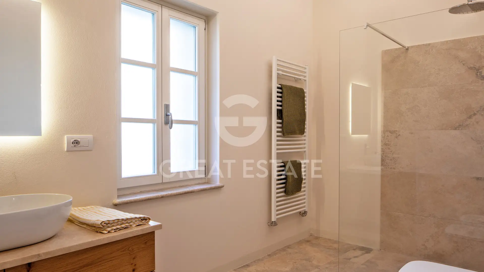 Flat 435m² in Italy, Siena. Priced at 590000€ rent photo-14