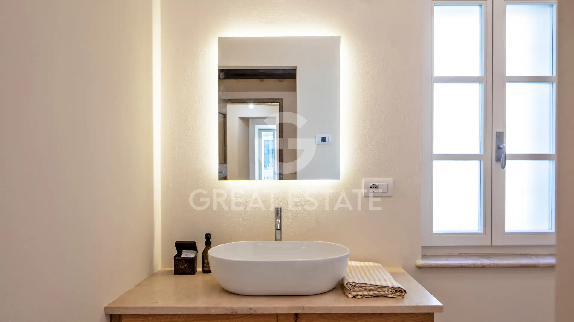 Flat 435m² in Italy, Siena. Priced at 590000€ rent photo-15