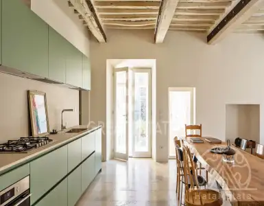 Buy in Italy for 590000€