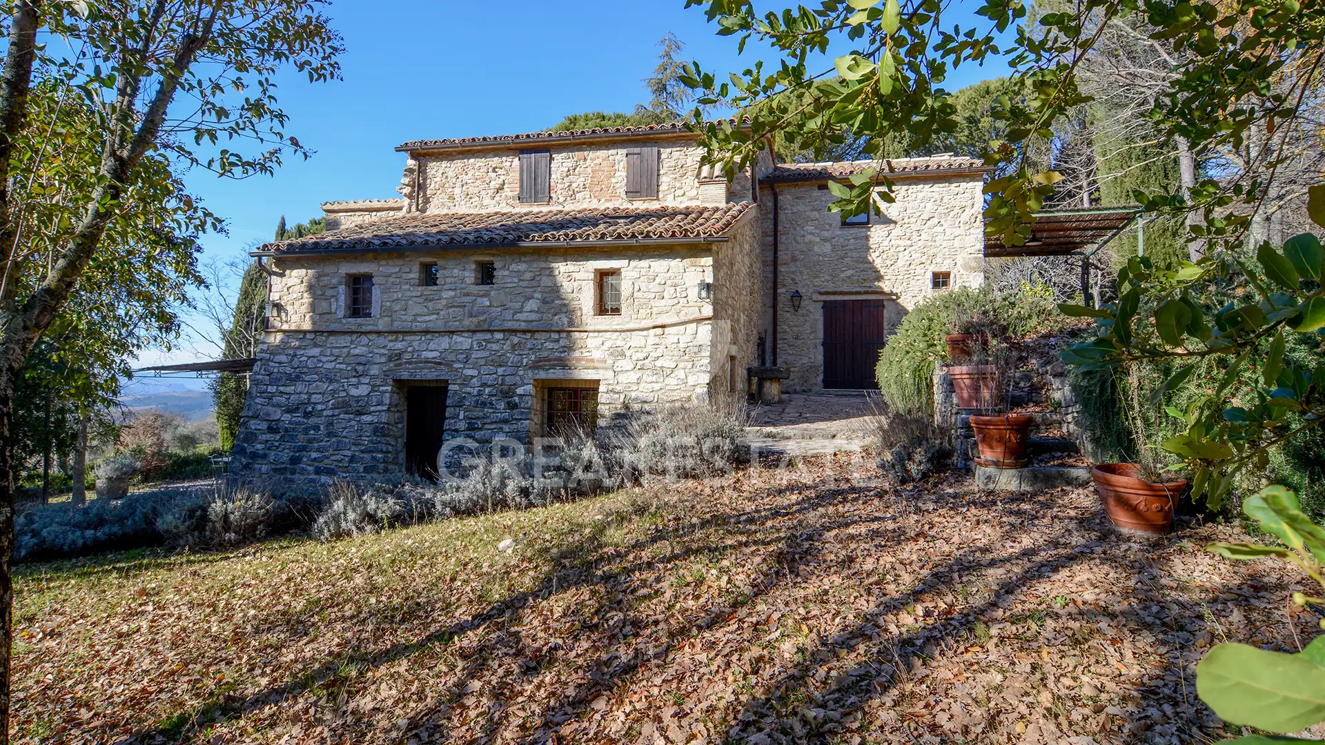 House 548m² in Italy, Terney. Priced at 950000€ rent photo-15