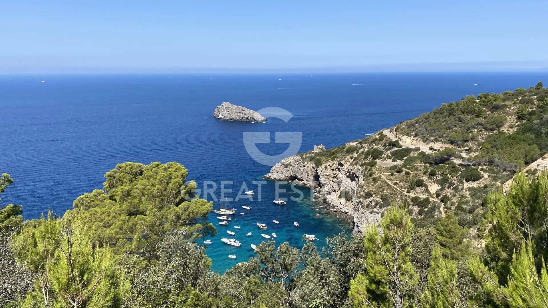 Villa 211m² in Italy, Grosseto. Priced at 1650000€ rent photo-2