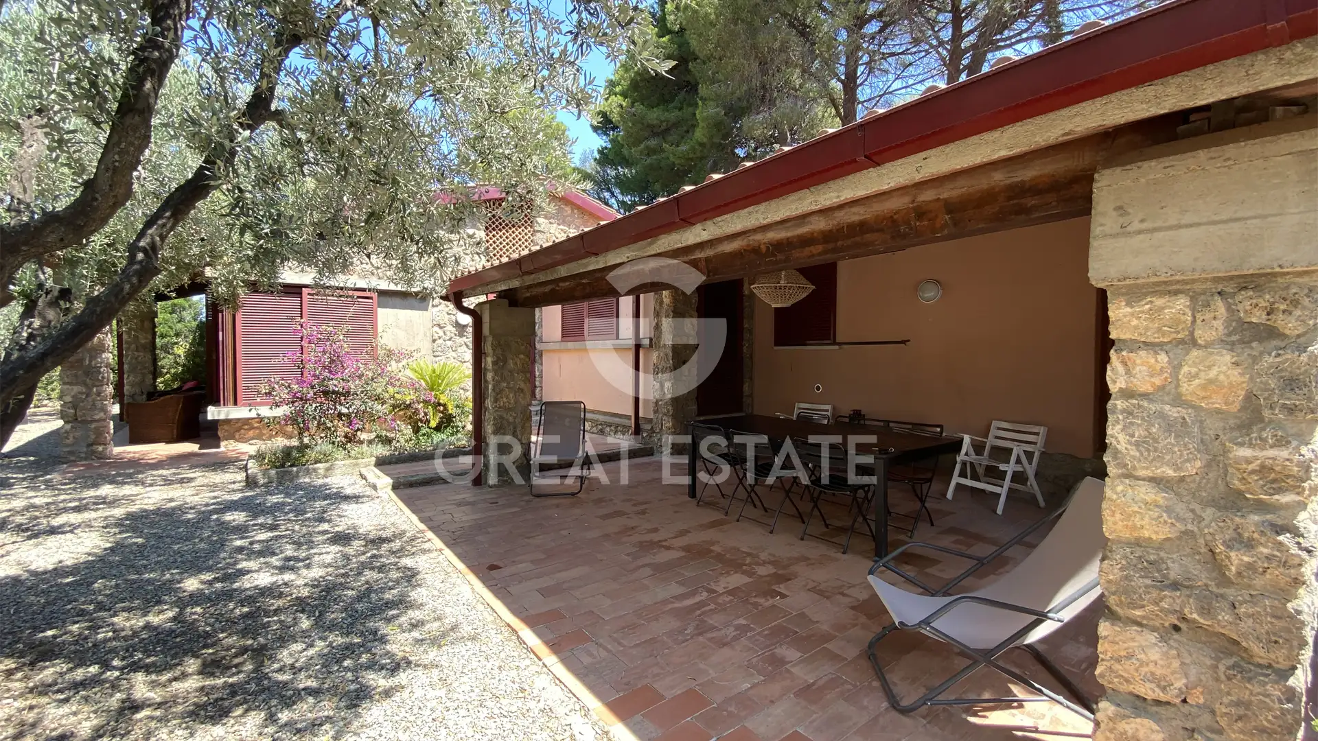 Villa 211m² in Italy, Grosseto. Priced at 1650000€ rent photo-3