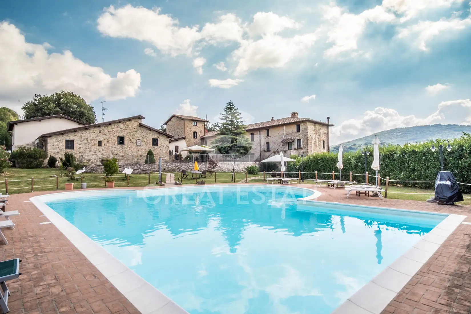 House 1157m² in Italy, Perugia. Priced at 1950000€ rent photo-4