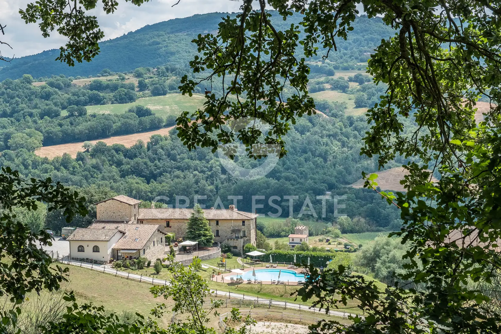 House 1157m² in Italy, Perugia. Priced at 1950000€ rent photo-5