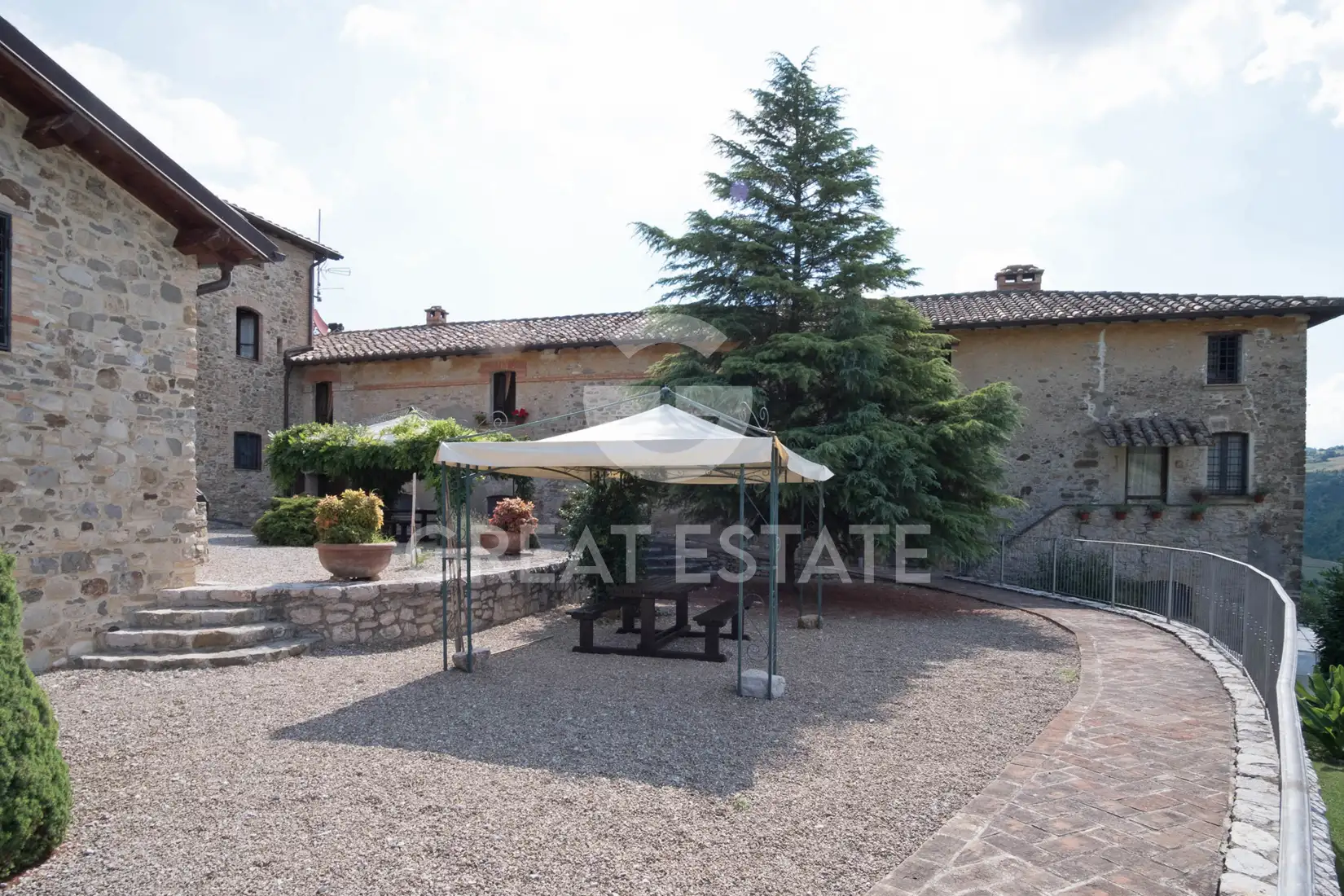 House 1157m² in Italy, Perugia. Priced at 1950000€ rent photo-8