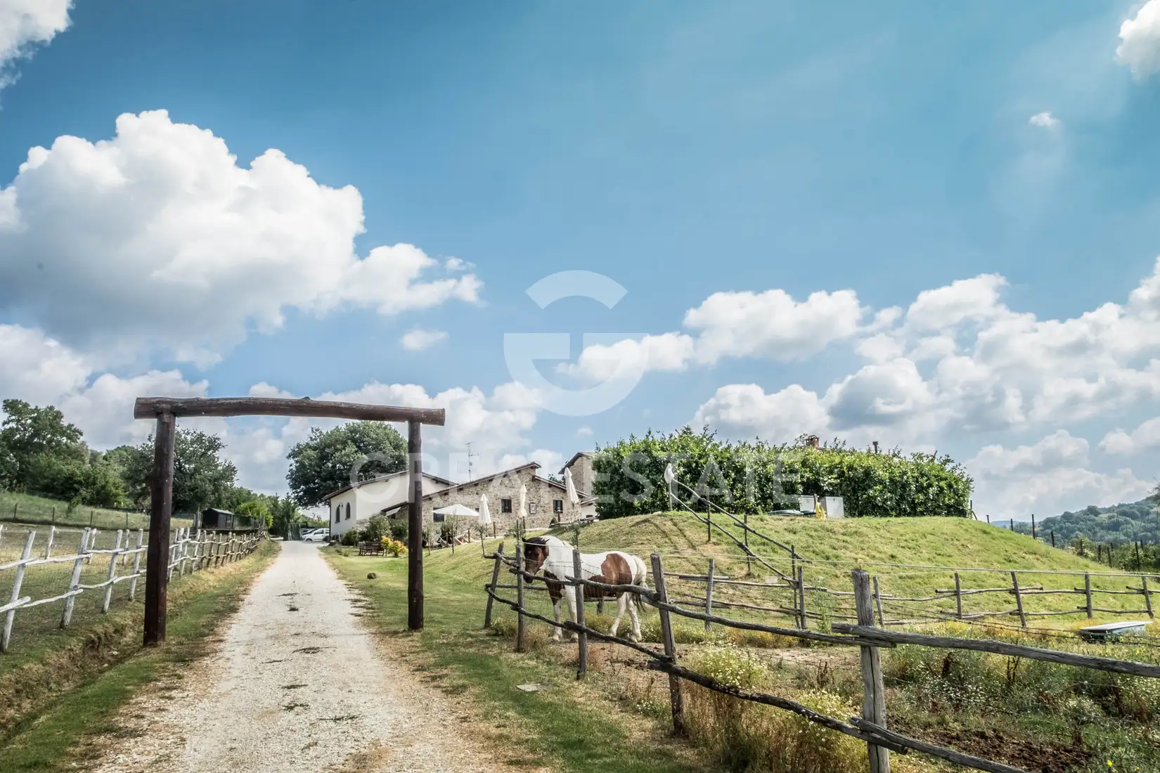 House 1157m² in Italy, Perugia. Priced at 1950000€ rent photo-9