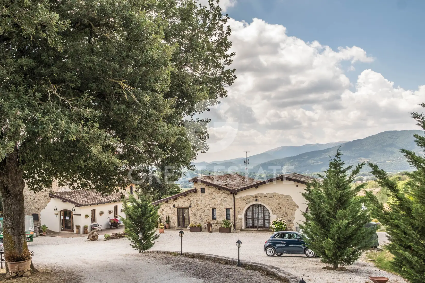 House 1157m² in Italy, Perugia. Priced at 1950000€ rent photo-10