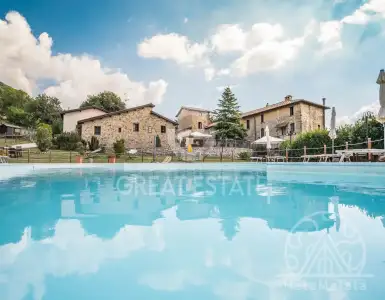 Buy in Italy for 1950000€