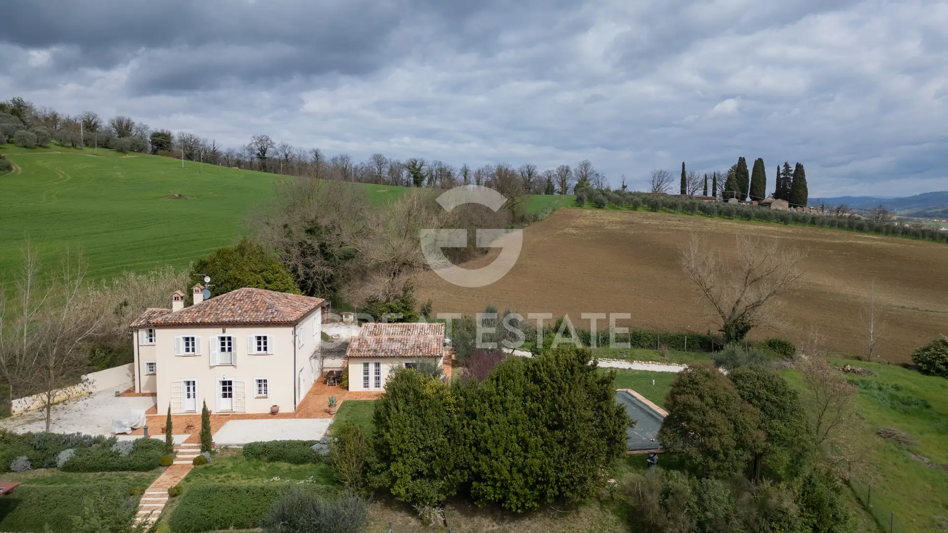 House 278m² in Italy, Perugia. Priced at 890000€ rent photo-1