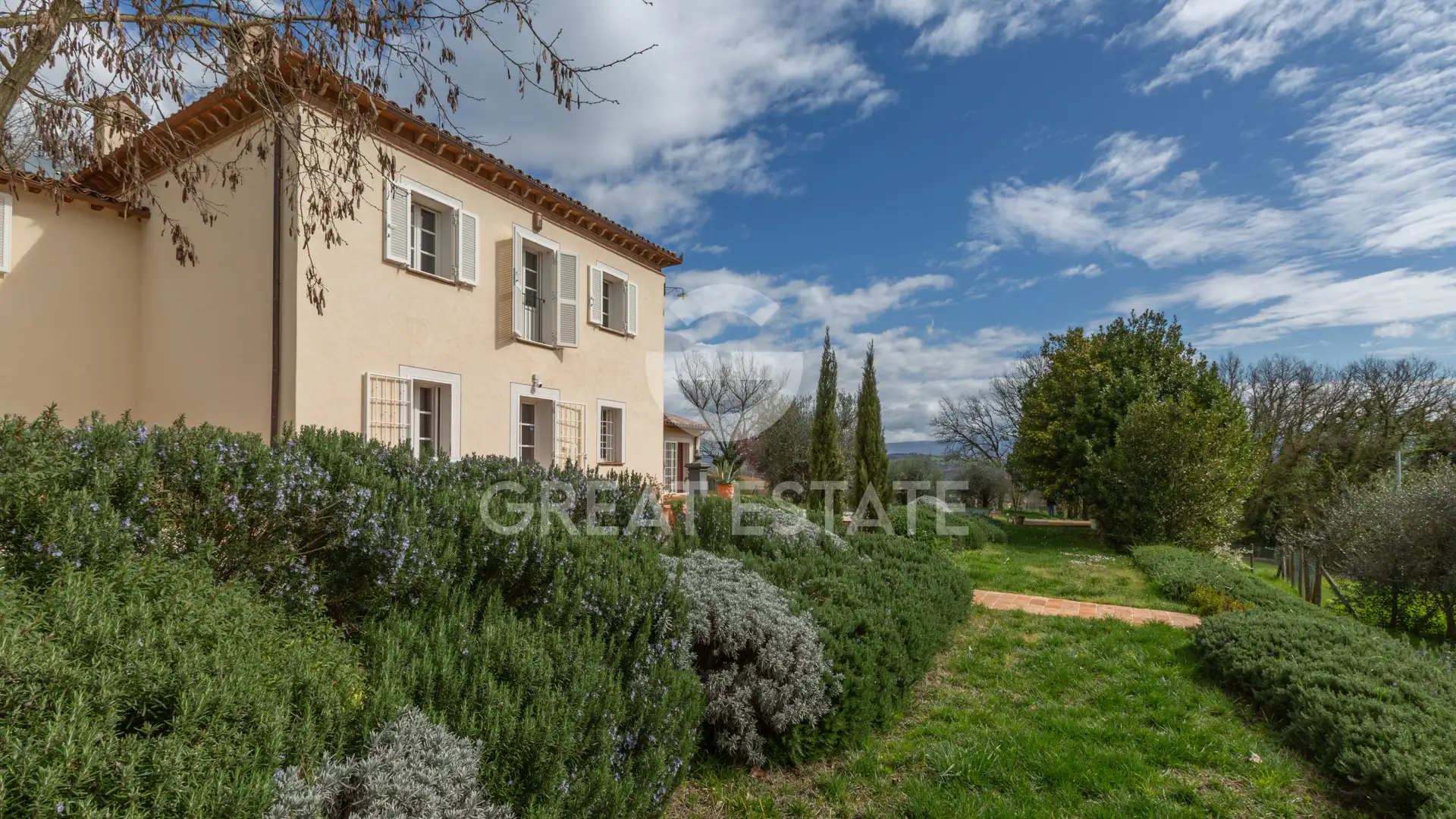 House 278m² in Italy, Perugia. Priced at 890000€ rent photo-2