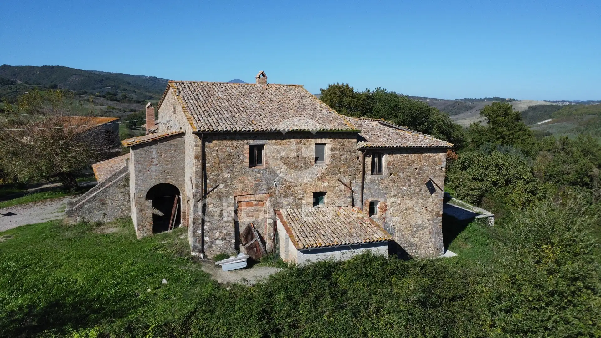 House 1387m² in Italy, Terney. Priced at 1200000€ rent photo-3
