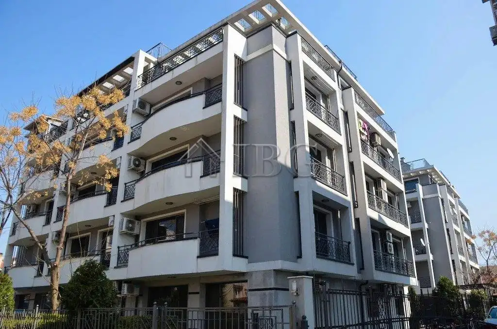 Flat 37m² in Bulgaria, Burgas. Priced at 69000€ rent photo-2