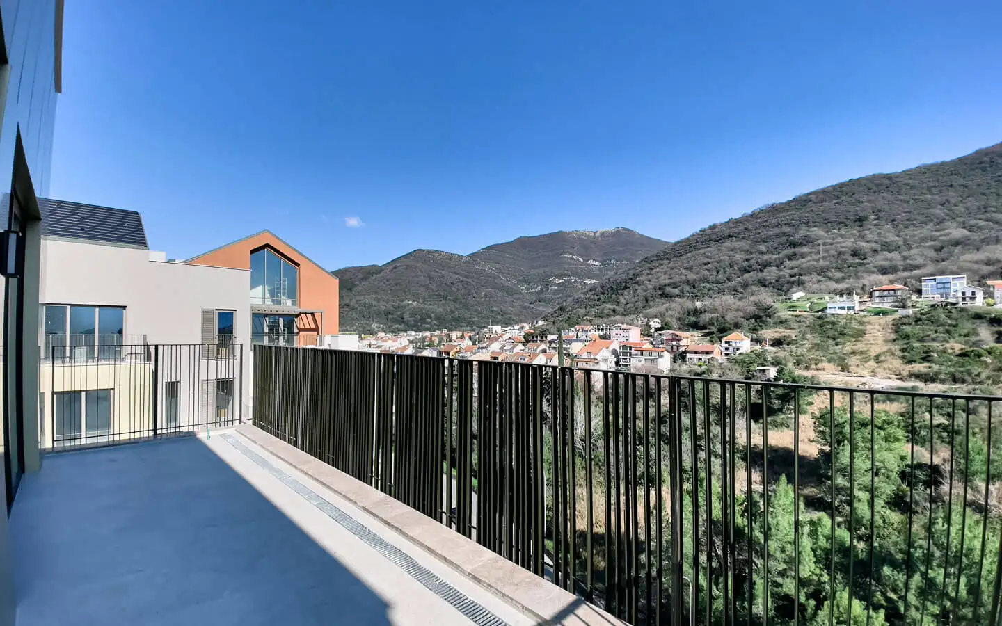 Flat 102m² in Montenegro, Tivat. Priced at 790000€ rent photo-4
