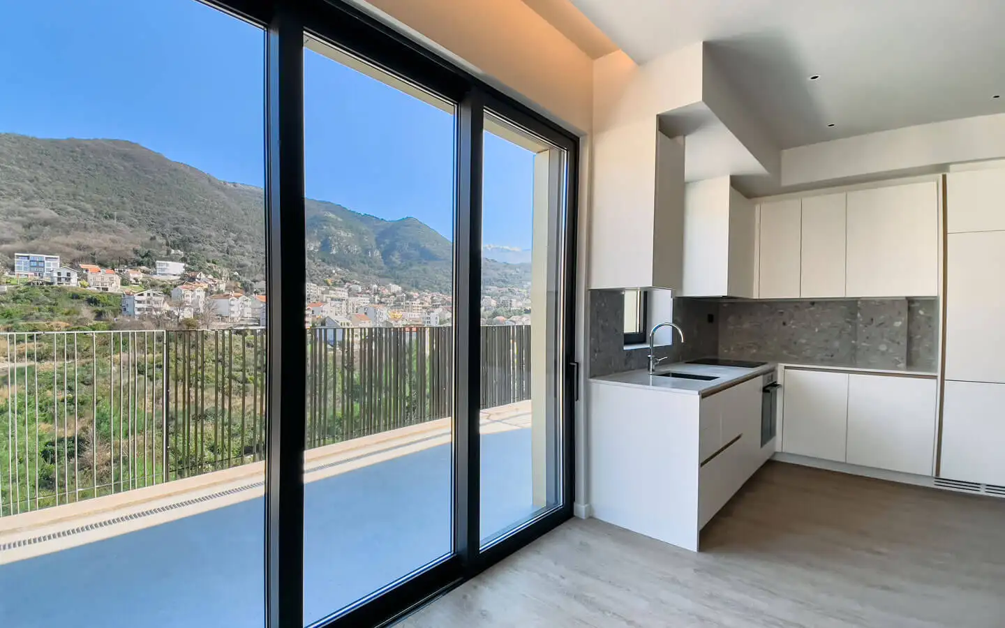Flat 102m² in Montenegro, Tivat. Priced at 790000€ rent photo-8