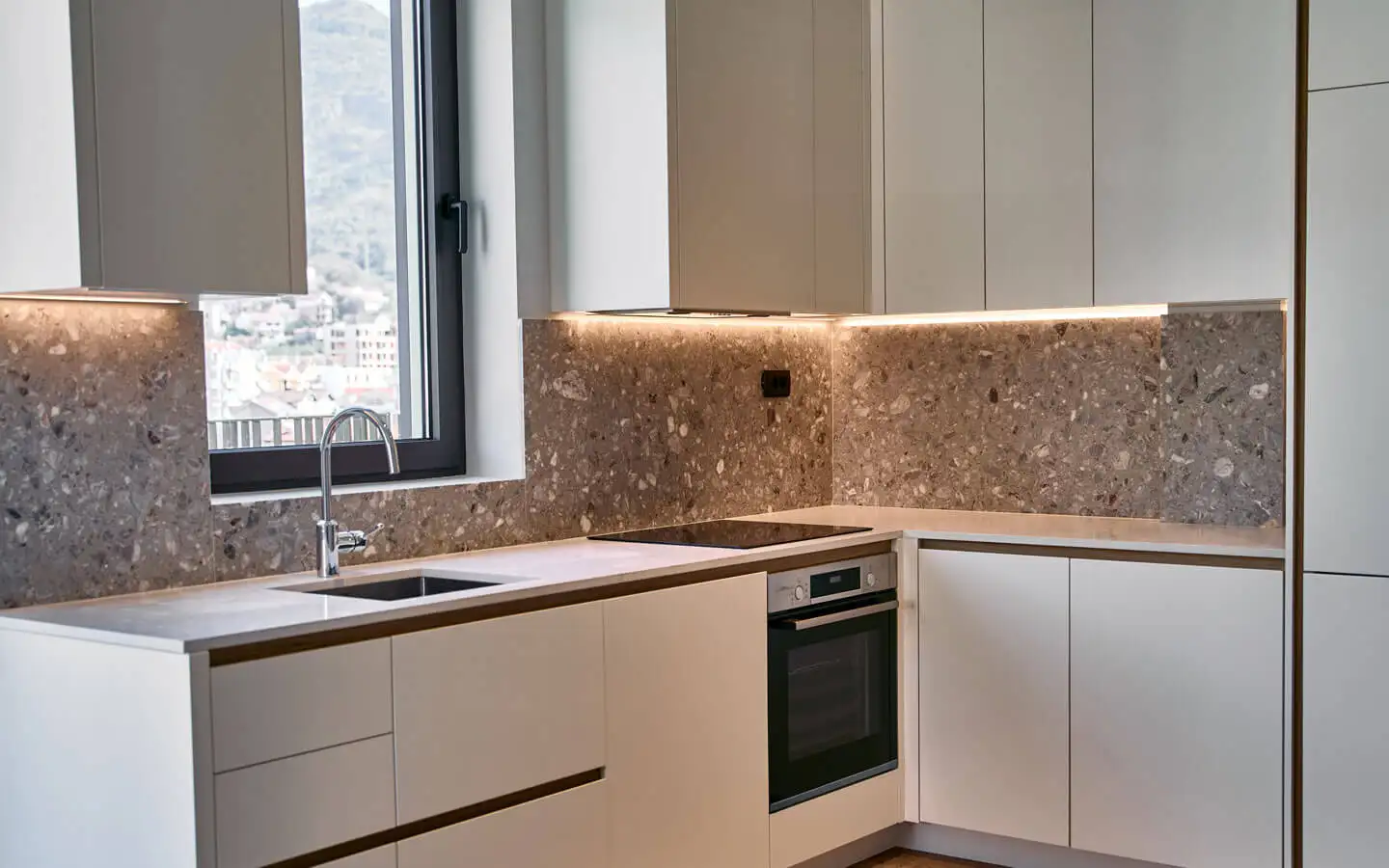 Flat 102m² in Montenegro, Tivat. Priced at 790000€ rent photo-10