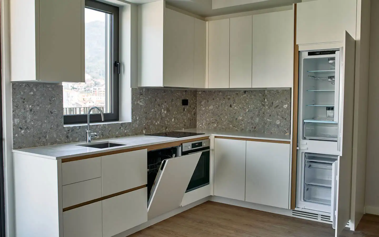 Flat 102m² in Montenegro, Tivat. Priced at 790000€ rent photo-11