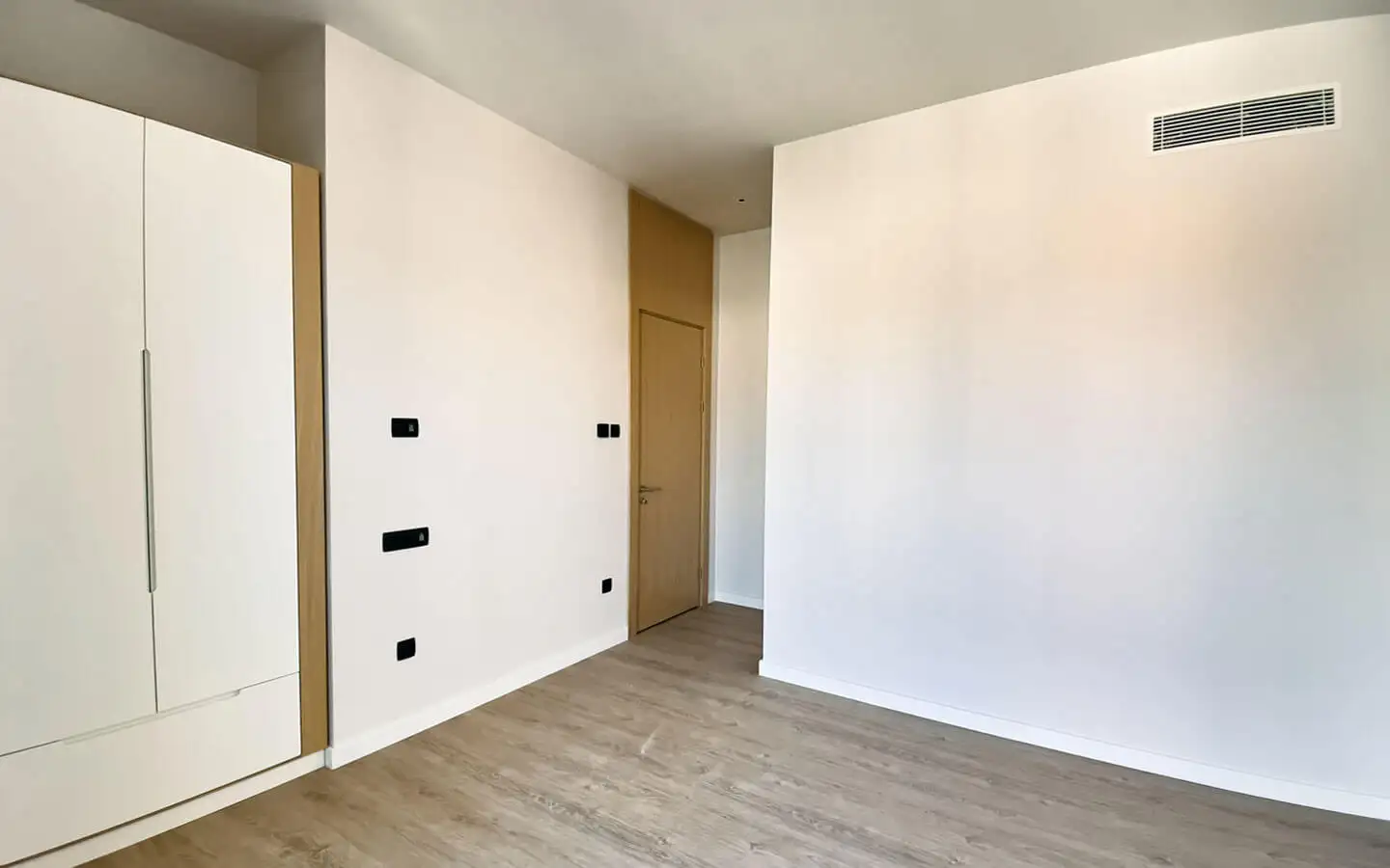Flat 102m² in Montenegro, Tivat. Priced at 790000€ rent photo-24