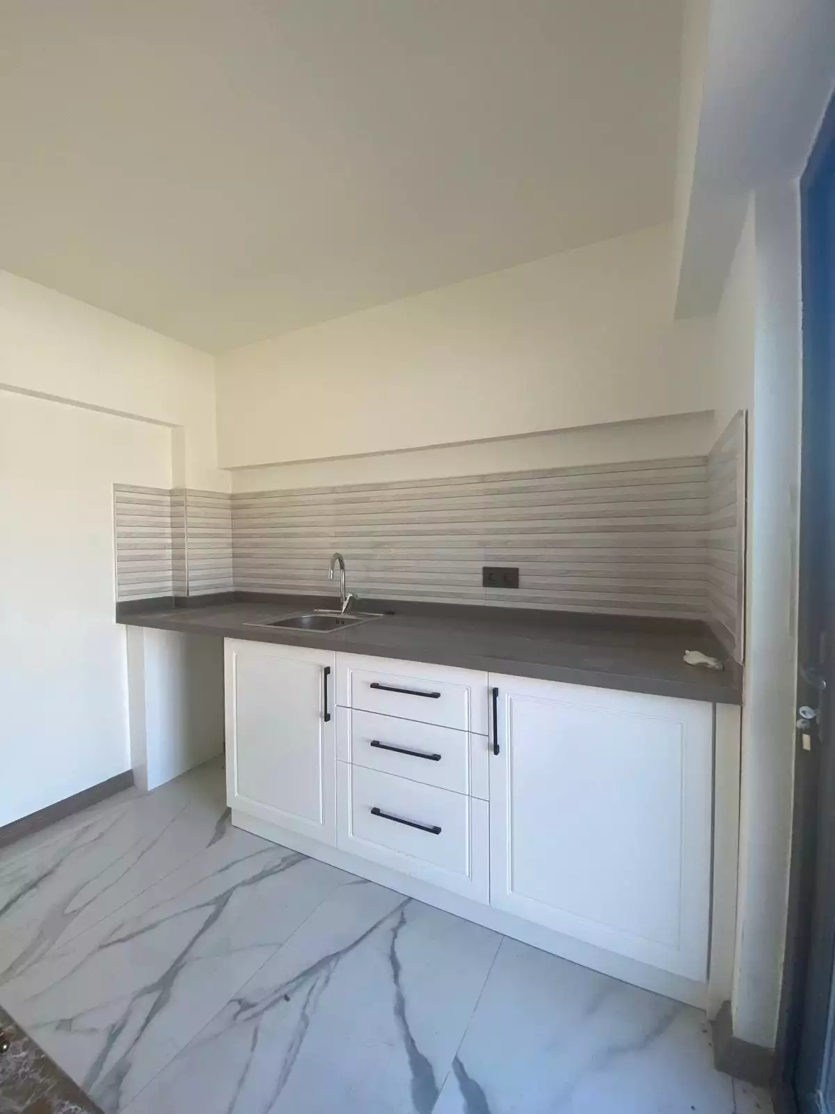 Villa 220m² in Turkey, Kargicak. Priced at 495000€ rent photo-21